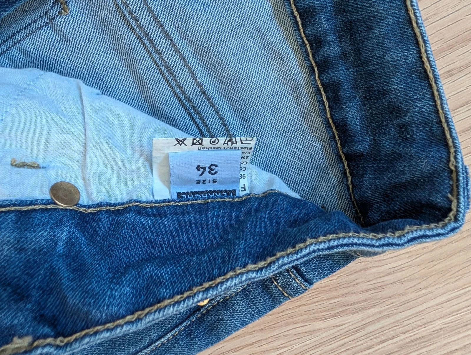 Pantalón de mezclilla ajustado – photo 4